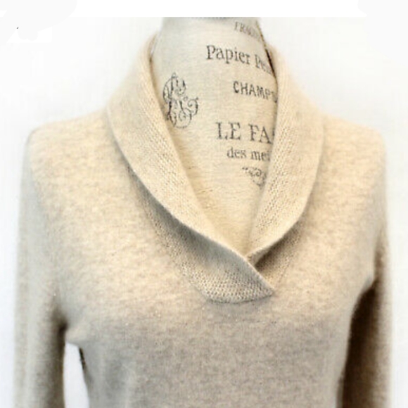 🛒 Warm Angora V-neck Sweater 🏷 S-M Fit 🛍 - Picture 3 of 5